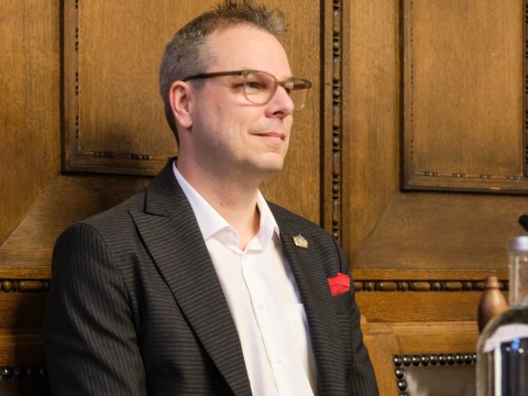 Neuer Ratspräsident (H)