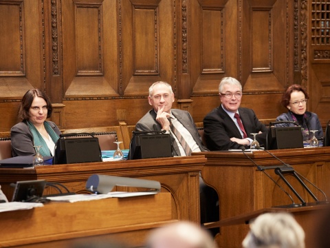 Unter regierungsraetlicher Beobachtung